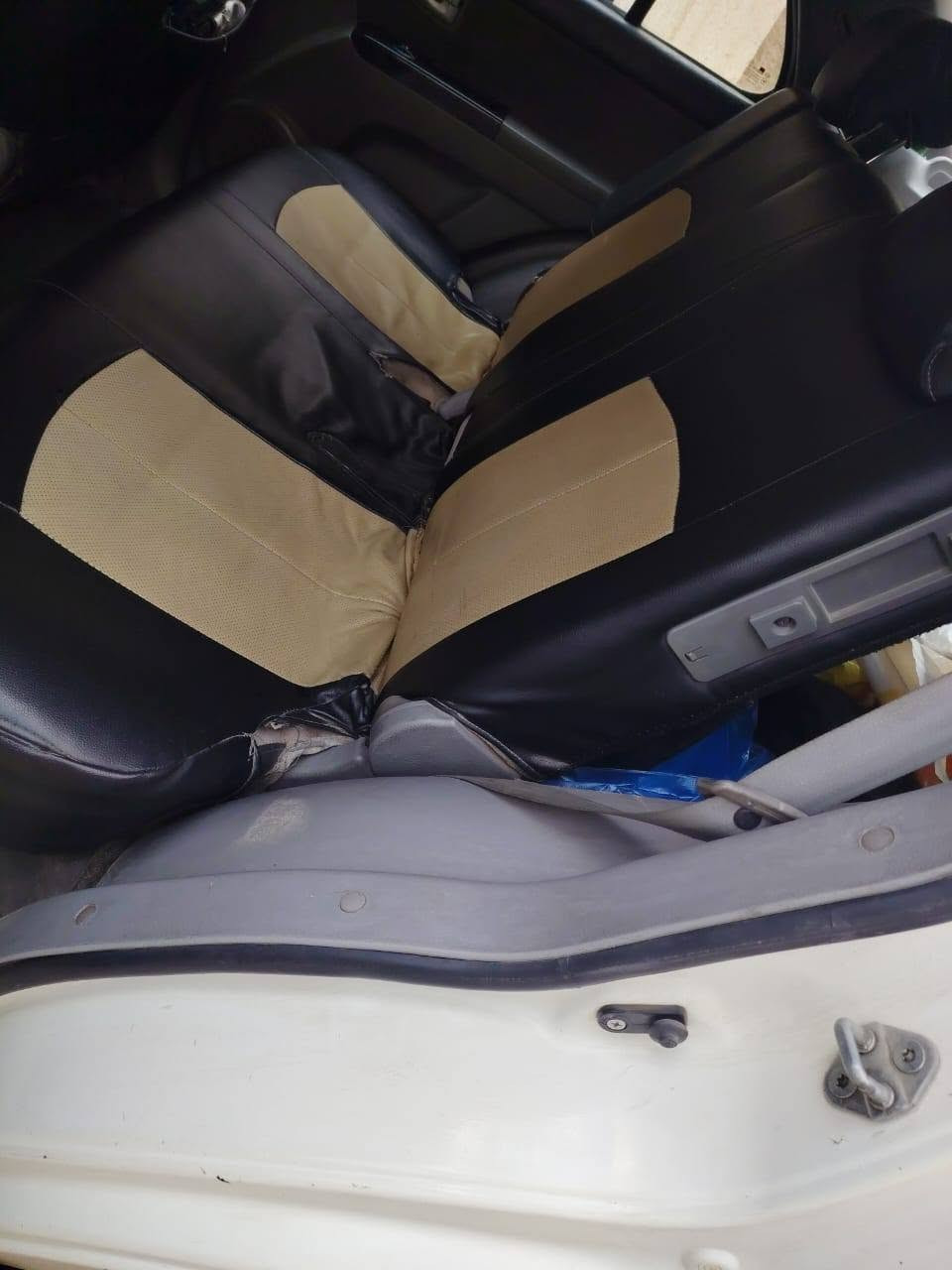 السلام عليكم...
سورنتو خليجي موديل TLX 2009 للبيع:
محرك 3500 
7 راكب ✅️
شاشة صغيرة لمس ✅️ 
 تبريد وكير كفالة ✅️ 
ماشية 250,000 ✅️
رقم بغداد مشروع وطني ✅️ 
تايرات تخم جديد ✅️ 

سيارة حلوة مابيها نقص عارضها 90 ورقة وبيها مجال بسيط 
للاستفسار والتواصل خاص او ***********
