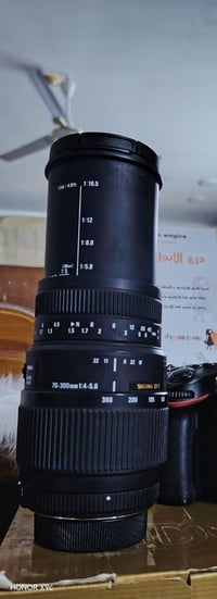 عدسة نيكون • ٧٠-٣٠٠ • بغداد