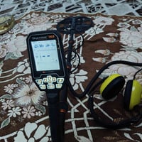 جهاز كاشف جميع المعادن والذهب والفصى على عمق 2 متر جديد بالكارتونه هذا...