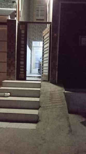 يتوفر دار طابو صرف مشيد على قطعة ارض بمساحة 200م  مساحة البناء الفعليه 100م بناء درجه اولى طابقين يحتوي على ثلاث غرف نوم وصاله ومطبخ واستقبال وثلاث مجموعات صحيه وال 100م المتبقيه فارغه ممكن استغلاله كحديقه او بيت 🏠 ثاني السعر المطلوب للبيع هو 90 مليون من غير مبلغ المتبقي يتحول بذمه المشتري إلى المعمل وقدره 15 مليون  موقعه في المسيب / قطع معمل الأسمنت للاستفسار الاتصال بالرقم *********** او مراسلة الصفحة
