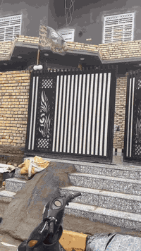 سلام عليكم بيت طابقين في حي العسكري يحتوي علا 6 غرف ثنين طابق الاول وربعه في طابق ثاني بنيان حديث 2025  مساحه البيت 200متر  للستفسار اكثر ‭0782 553 8532‬
