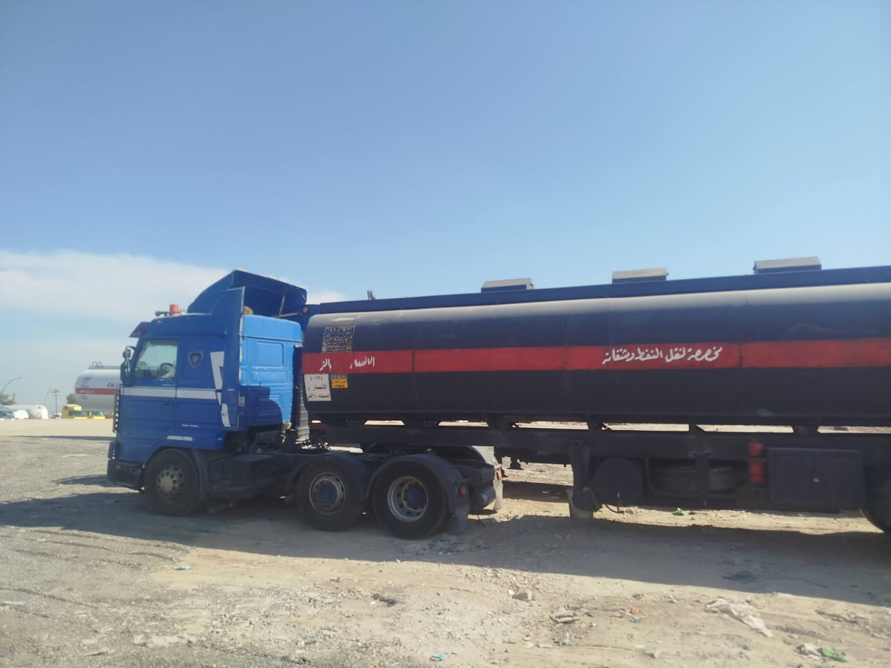 للبيع جاهز شرط تحويل سياره بسمي  محرك كير اكسل طخم تائر بطاريه جديده حموله اسود 38   41
بيها برقيه تصريح يعني من كل نواحي جاهز وشرط 
***********  شراي يتصل
