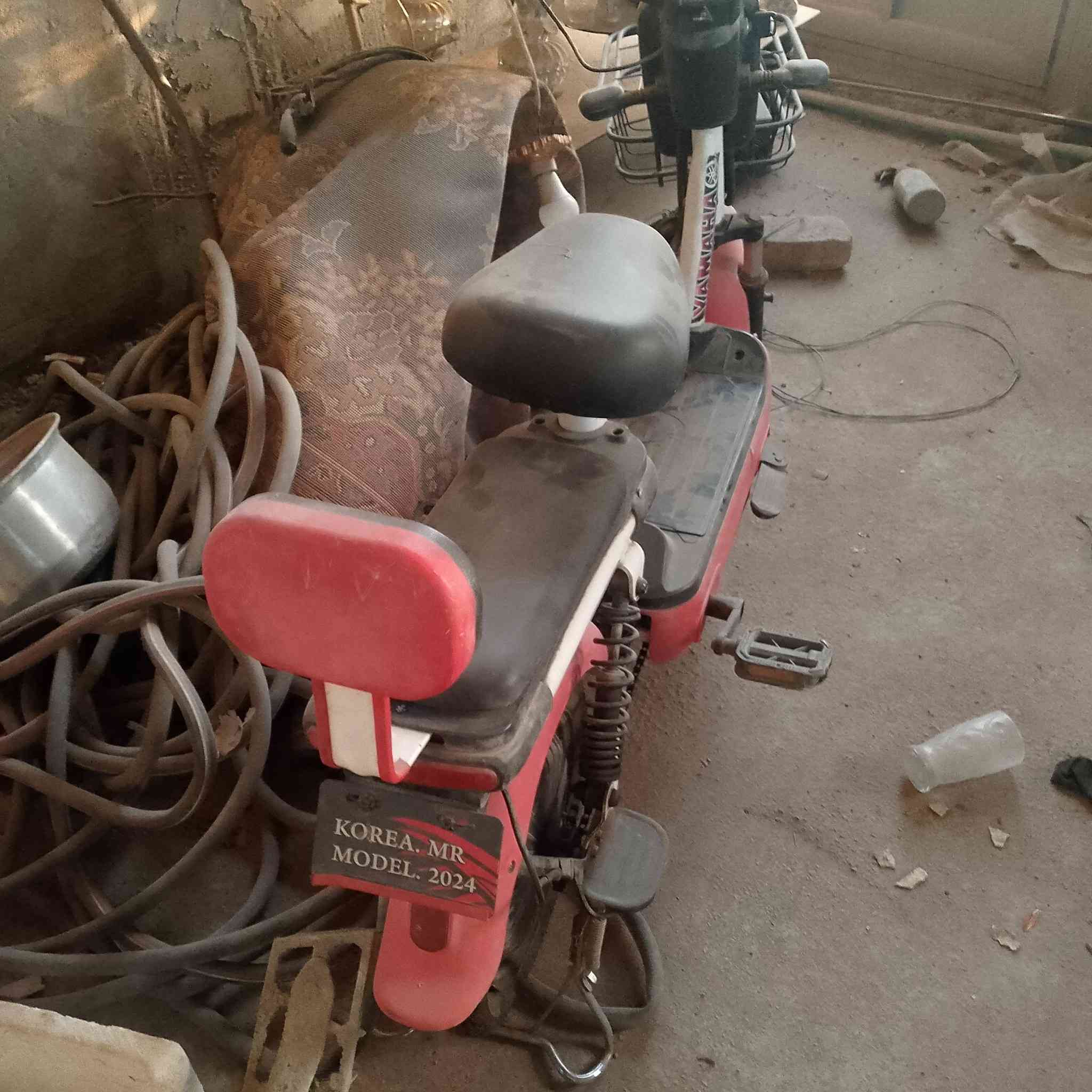 للبيع دراجه شحن حجم 20الدراجه دراجه يعوزه بطاريات وحساس تاير خلفي ابيعه تراب السعر 100الف مكان تاجي معا العلم دراجه جديده كلش موديل 2024.         ***********/***********
