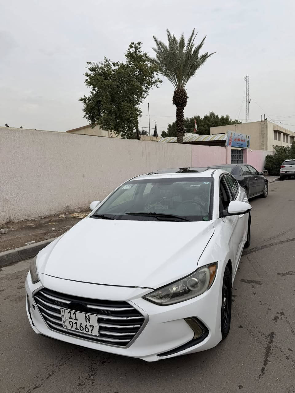 الانتره 2018   أمريكي فول مواصفات فتحه بصمه شاشه حساسات ( رقم بغداد جديد  بأسمي سنويه و هزه جدد ) سعرها  104  
محرك 2000 دوش وكير خير من الله 
وارد أمريكي  حادثها امامي و باب صور  حادث 
لغد وشاصي طخات خفيفه بدون لحيم وكص👇 
عد حادثها ب امريكا باقي ما بيها شي + صبغ عام اني صبغتها  وعندي فديو قبل صبغ
مكفوله من جفيه وكلبه  
ب عراق ما بيها حادث بس ب امريكا 
سياره حلوه ونظيفه تايرات و و باتري كلهن نضيفات  
سعرها 104 بيها شي قليل كلش مناسبه كلش  ب عافيه ع ياخذها. جماعت 95 لا تعب نفسك خويه  مقدما 
ما تعجبه كلمه طيبه صدقه 
للبيع فقط بدون مرواس 
***********.   📞شارع فلسطين
