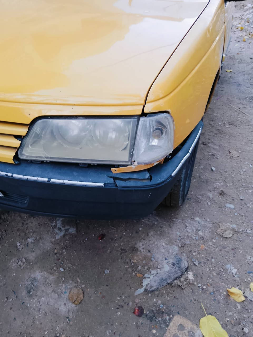 السلام عليكم بيجو روى موديل 2009 مصفره هيئه وغرامات هزه جديده صدر جديد تايرات جدد  كير ومكينه جدد رقم انكليزي كهربائيات شغاله جاهزه من كلشي السعر 22 وبيها مجال
رقم الهاتف ***********
