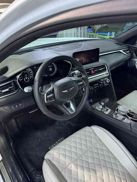 📍زبائن معرض الريان
جينيسيس 
G70 .prestige V6TT 
  موديل 2025 (كلين تايتل)بدون غرق
ماشيه 2000 
فول  مواصفات اعلى فئه
بانوراما 
بصمة ترحيب 
مري شفط 
ستيرن +كشن خزن ميموري 
المواصفات معروفه مالتها فول
رقم بغداد 
الاستفسار اكثر ***********
📍الموقع بغداد الكريعات ( معرض الريان)
