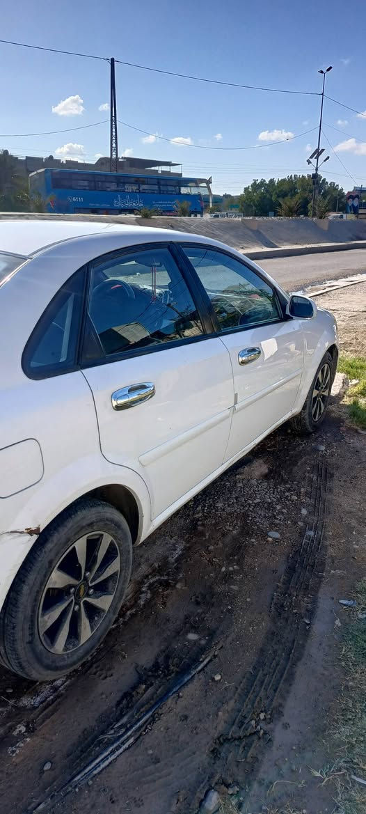 السلام عليكم اوبترا موديل 12للبيع سيارة نضيفة بمعنى الكلمة على وضع الشركه من كشر وداخل ومكينة وكهربائيات السياره بيهة اربع قطع صبغ مكفولة من الضربة بيهة سونار تريد انتة اسويلهة سونار بكيفك السياره بسمي السعر 85 بيهة مجال رقم الهاتف *********** بغداد حي العامل
