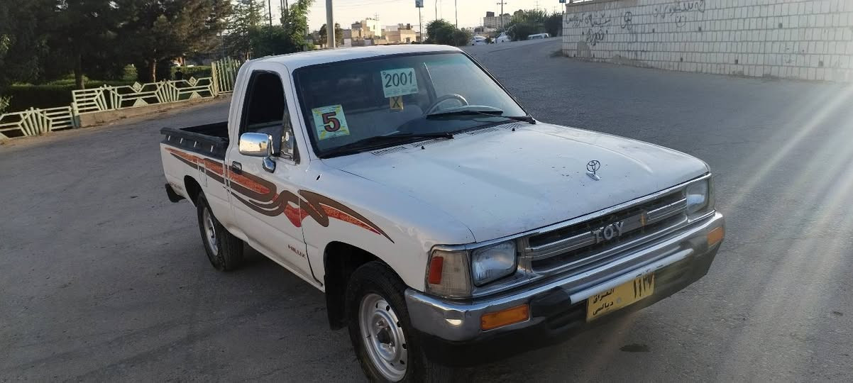 سەرەتا بەناوی خوای گەورە تویتا   مۆدیل1990 بۆفرۆشتن گێڕومەکینەو ئەکسلی بەشەرت چرکەی تیانیە دەعموولیدراوی هیچ نیە  سەنەوی تەحویل ئەسڵە چوارتایە  لۆکی لەژێرە  کارەبای مەزبووتە  ناوبۆدی تیایە سعری23گەلاومەعامەلە شوێن سەیدسادق ژم***********
