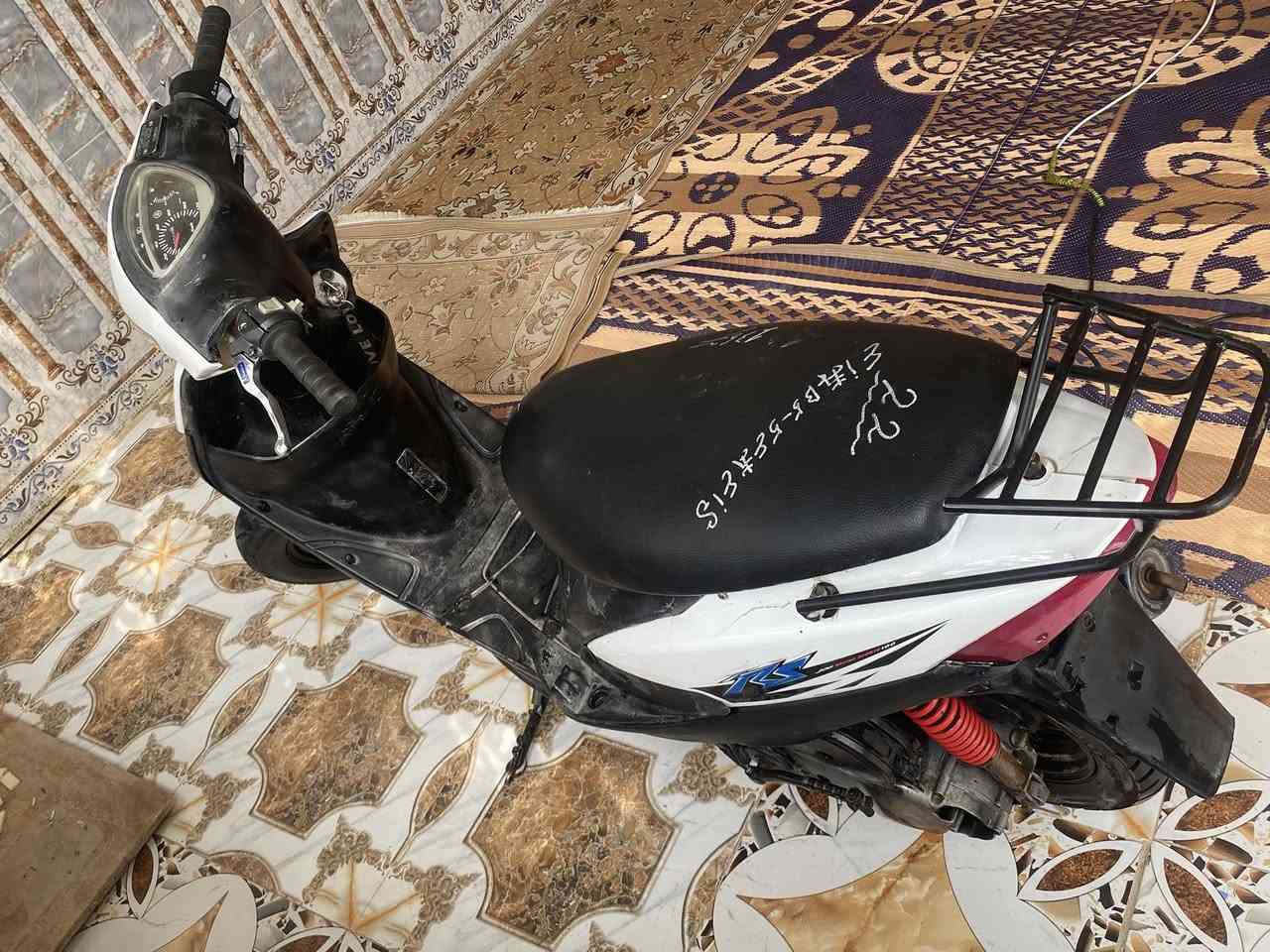 للبيع دراجه ماكس بوشه ٤٩دراجه خير من الله نكره بيه ضفيره جديده وتايرات جدد دراجه بيه نقوصات بسيطه سلف وكلوبات الماميه مثل ما موضح بل صوره سعره ٥٥٠ وبيه مجال بسيط  رقمي ***********
