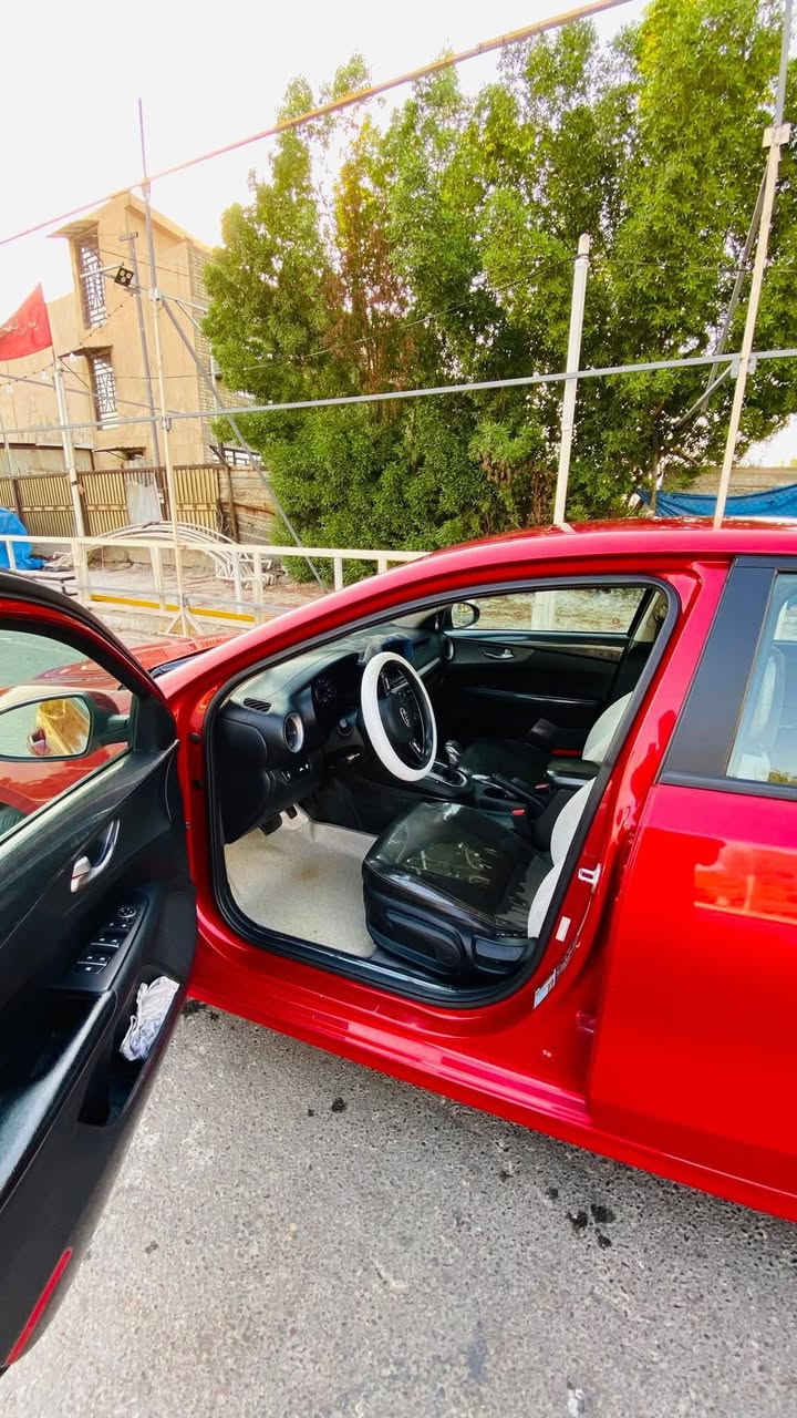 سلام وعليكم فورتي البيع سياره بيهه بس بارد بل بنيد مابيهه اي قطعه تبديل ماشيه 63 الف كير ايتي مو سيفتي محور خير من الله سياره بسمي تحويل ثاني يوم رقم *********** مكاني بغداد سعر 140 وبيهه مجال موديل 2020
