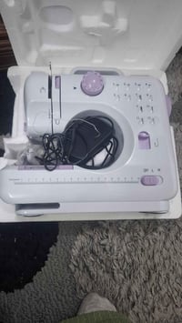 مكينة خياطة • للبيع