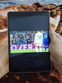 ايباد 9 ذاكره 64 سعر 350 بي مجال مكان مدينه كامل ملحقاته بطاريه 93 شرا...