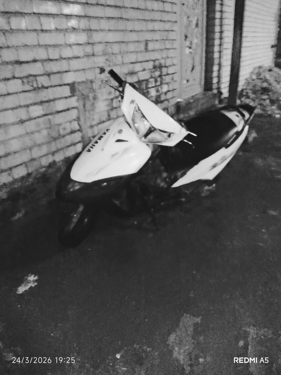 السلام عليكم
دراجه فراشه ثعلب ١٤٠
شغاله نقصهه كعكه صلنصه و بوربرنات اماميه 
فقط دراجه خير من الله كفرات اصليه 
و سلف شغال جيب باتري وفحص نكره نص هندر.
السعر ١٧٥ وبيهه مجال  
مكاني بغداد العبيدي. 
خاص او رقمي واتساب ***********
واني خادم
