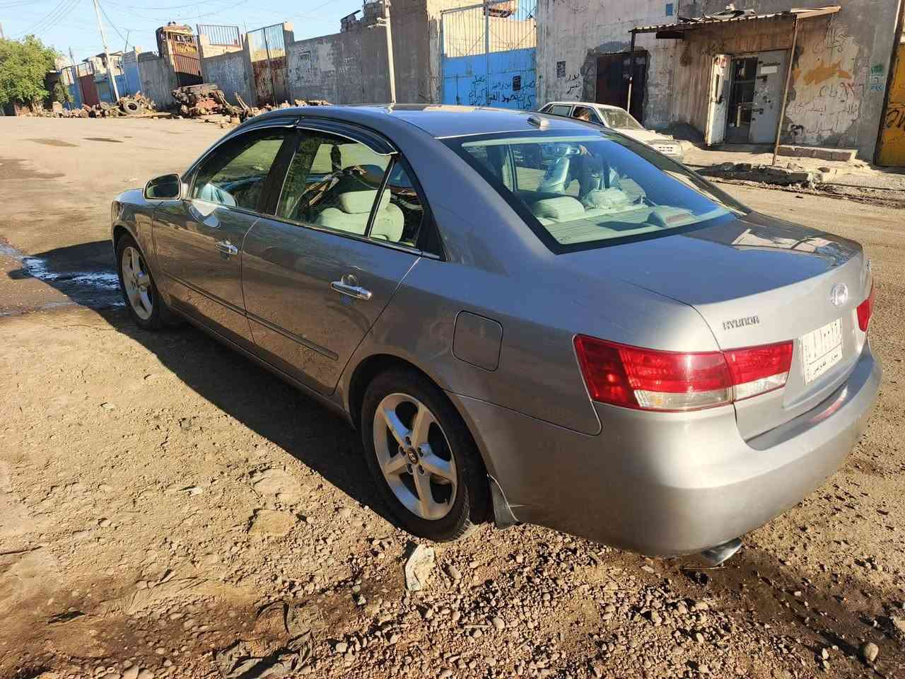 سوناتا 2008 امريكي
رقم نينوى ألماني كابون بنزين سنوية جديدة
ماشية ١٦٠ الف حقيقي
محرك ٦ سلندر 
سلايت فول مواصفات
السيارة كود واحد بدون تبديل وبدون صبغ
بيها ملاحظات خفيفة حيل موضحة بالسونار
السعر ١٠٨ وبيها مجال

قفل ماكو بالتلفون تعال شوف واقتنع.
🔴 اوقات العمل  من الساعه العاشرة صباحا الى الساعه العاشرة مساءا 
  
🔴 غير متواجد على الفيس والماسنجر 

العنوان :- مكتب المدين لبيع وشراء السيارات الموصل موصل الجديدة شارع بغداد مقابل جامع الاغوات قرب مجسر المشاة 
 
الاتصال ع الارقام 
***********
***********
