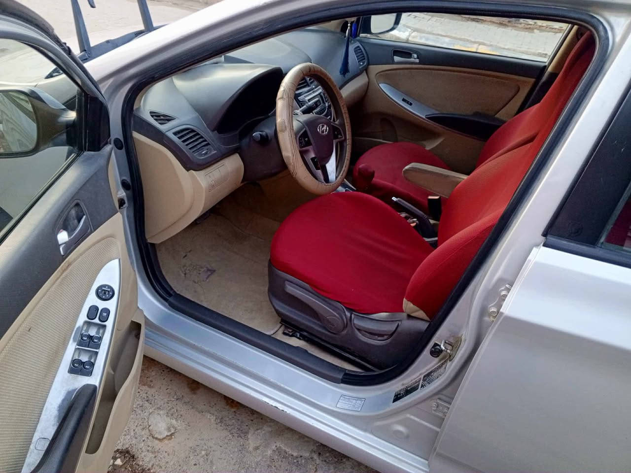 السلام عليكم سياره اكسنت موديل 2015كفاله عامه كير محرك تخم تواير السياره مال جناي سنويه جديده 2031حره بسمي السعر 95وبيه مجال ***********
