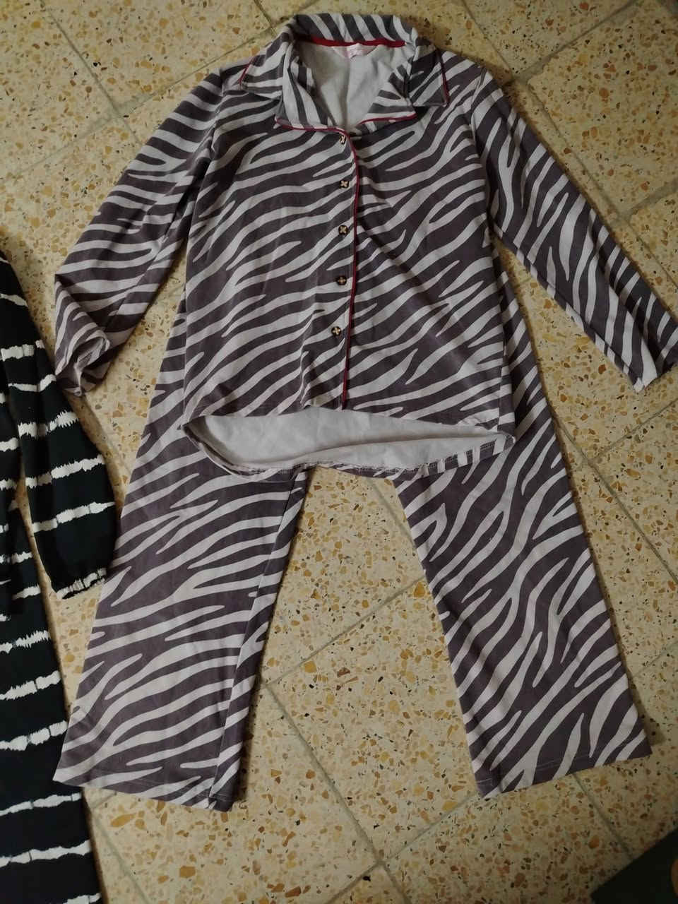 ملابس نضيفه ممستخدمه كلهن شلع 40 الف مكان حي جهاد


**إذا كنت صاحب هذا الإعلان وتريد حذفه لأي سبب، رجاءا أرسل رسالة إلى الدعم الفني**