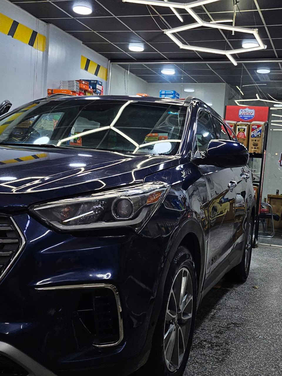 سلام عليكم
كراند سنتافي 2017.    للبيع
7 راكب
محرك 6v
تبريد ٣ قطع
سياره بيه قطع صبغ وشوية من البنيد
فول مواصفات ماعده الفتحة 
السيارة فورويل
السعر 140$
رقمي ***********
مكان السياره بغداد الرصافة
