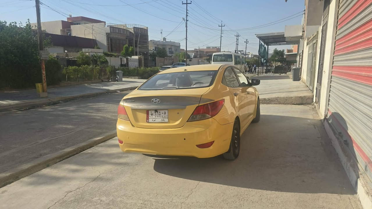 هۆندای اکسنت 2015 خلیجی
بدون ضربه مكینه ۱٦ كیر تبرید كلشی بشرط 

عدها كوبون بنزین 

جام كهربائی 

بس عدها تصفیات ما بیها ضربه 

تحویل غرامه بشرط 

مشروع وطنی
***********
