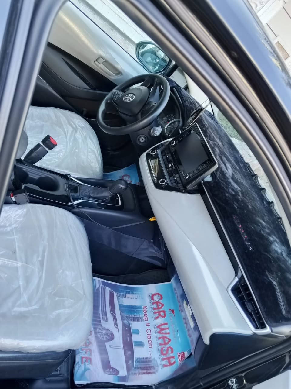 السلام عليكم اخوان كورلا موديل ٢٠٢٢ للبيع 
رقم اربيل باسمي شرط التحويل سياره ماشيه 
١٠٠ مايل سونار مرفق ويه الصور مال حادثها
سياره جاهزه واي نقص مابيها مواصفات 
معروفه le 
مكان السياره بغداد القاهره 
السعر ١٥٠ وبيها ومجال
للاستفسار ***********
