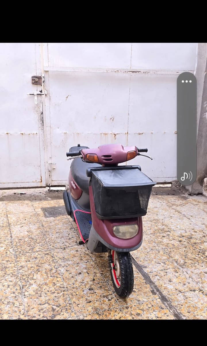 اسلام عليكم دراجه ام سله  الدراجه مكينه مامفتوحه 
دشبول دهن بانزين شغال 
كفر اصلي ختم واحد 
 اربع اشاير كله شغال 
 مابيه نقص برغي نكره سلف هندر   
سعر 400  وبيه مجال  
عنوان مسيب. تصال فقط. ***********

اتصال فقط
