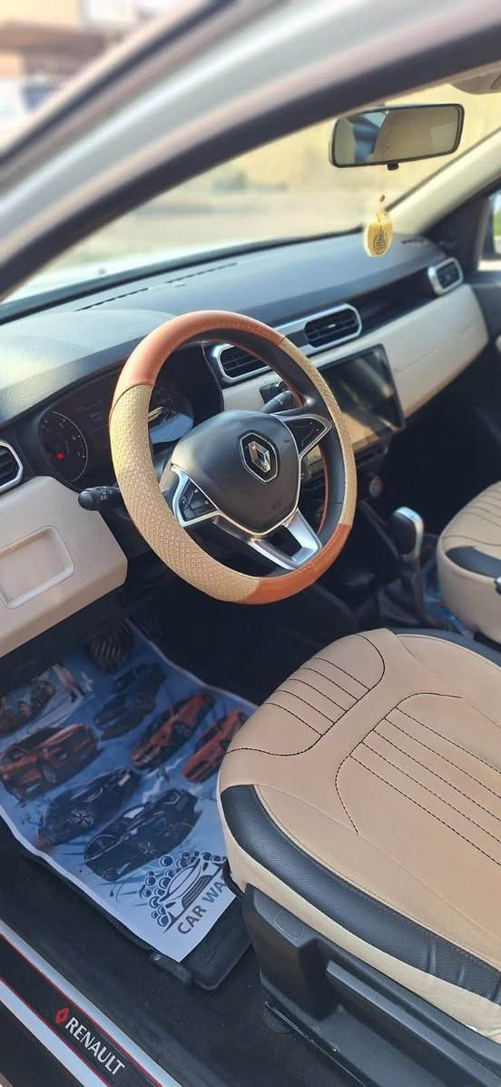 رينو داستر فرنسي  2021
ماشية 52,000 كيلو 
مكفوله محرك وكير 
كير أربع سرعات
محرك سعة 2000cc
اربعه سلندر 
استلام من الشركه 
صيانتها وتبديلات زيت المحرك من الشركه 
البطاريه  والاطارات جديده 
تدفئة تبريد 
قياس الاطارات  16
لون ابيض
كاميرا خلفيه 
حساسات خلفيه 
شاشه اندرويد
مكان السياره بغداد
للاستفسار *********** النجف, العراق
