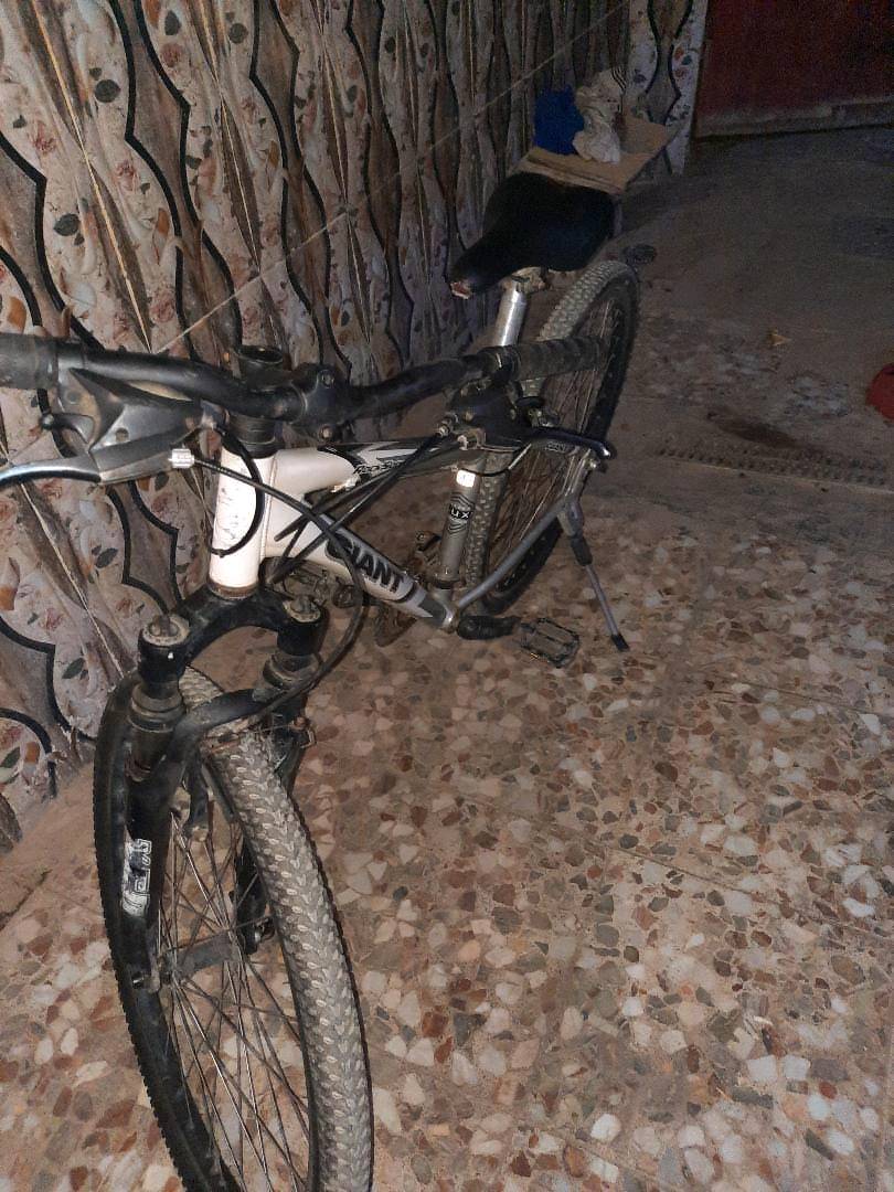 بايسكل
ماركه جاينت
حجم 26 بل مشي كلش حلو وخفيف
مابي كل مشكله
استخدام قليل
سعرة 145 وبي مجال
المنيوم
فريم سناب ناصي
"او مراوس ب مبايل او باد حتئ لو انطي فرق "
تواصل ***********