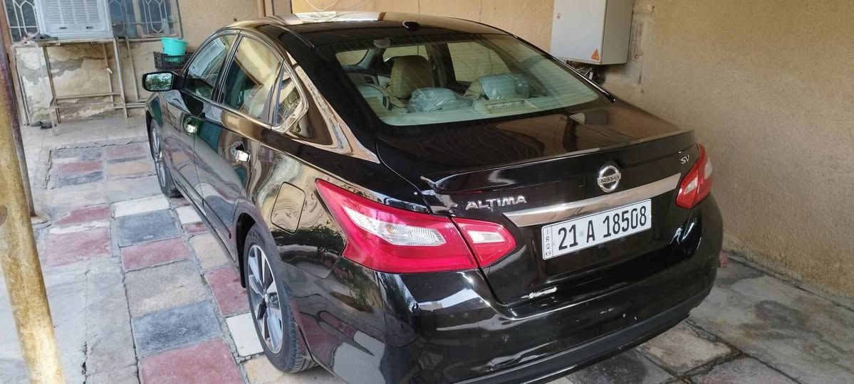 نيسان التيما موديل ٢٠١٧ SV
حادثها جاملغ امامي ايمن فقط كما موضح بالسونار المرفق مع الصور 
محرك وكير مكفول 
داخل صحراوي 
السنوية بأسمي شرط التحويل .. السنوية نافذة من الشهر الثاني لهذه السنة 
السعر ( ١٣٥ ) ورقة 
مكان السيارة تكريت 
للاستفسار : ***********
