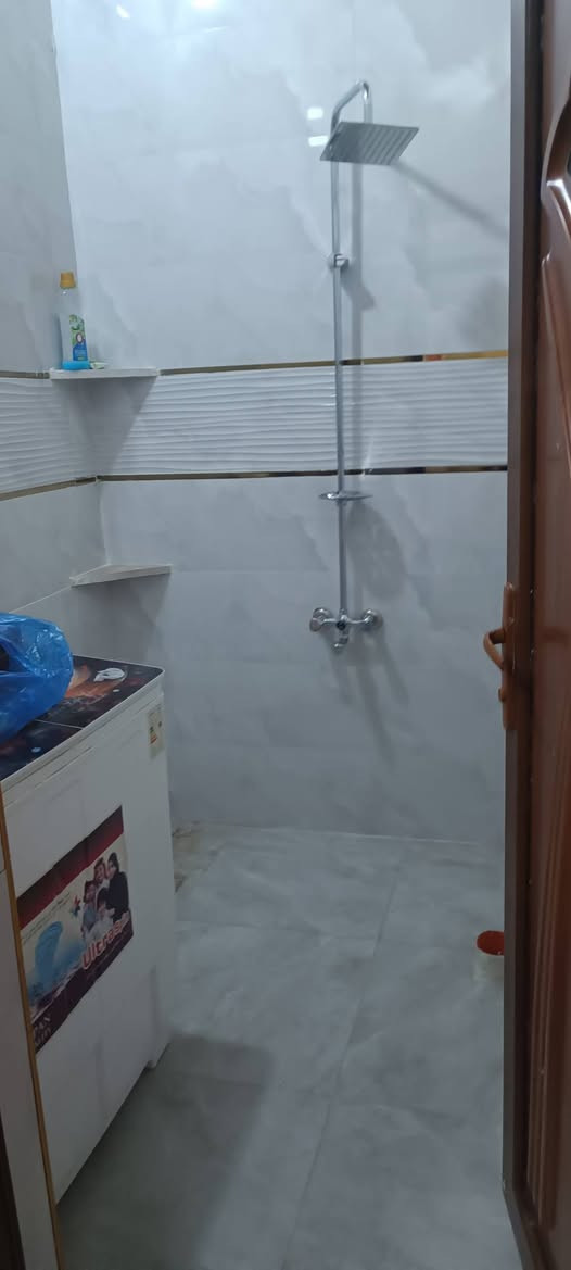 بيت البيع 130متر واجه 8متر فول نضام دكت مكان لبيت حي انصر قرب مصتوصف ***********
