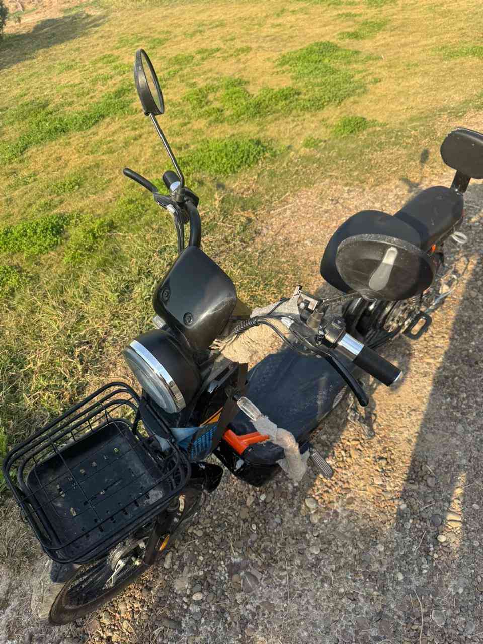 دراجه شحن جديده معنى لكلمه ماشيه خمس بطاريات سعر ٥٠٠بيه مجال. مكلف بنشرهاذا رقم صاحب دراجه راسلو واتساب ***********
