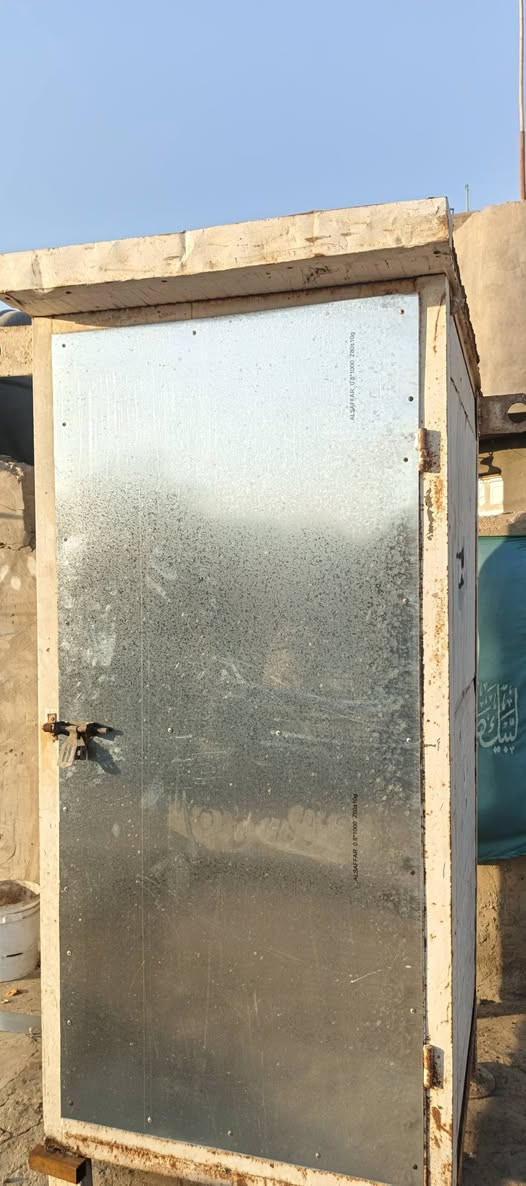 السلام عليكم توليتات وكونفيرة اكبر حجم للبيع مكاني بغداد جسر ديالى القديم *********** بسعر مناسب
