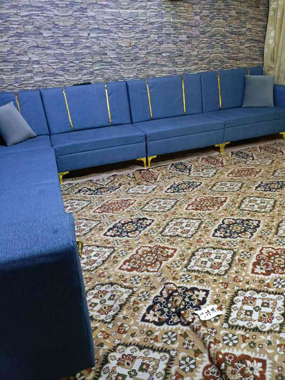 تخم ديوان 6 قطع 11 نفرات تفصال مامستخدم ولا دقيقه خشب لوك سفنج بلوك كلش قوي قماش كتان 300 بي مجال قليل الي يريده يراسلني توصيل موجود  @الجميع


**إذا كنت صاحب هذا الإعلان وتريد حذفه لأي سبب، رجاءا أرسل رسالة إلى الدعم الفني**