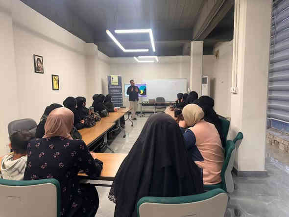 جلسة مخصصة لريادة الأعمال والابتكار للنساء من صاحبات المشاريع والمهن الصغيرة والمتوسطة 
فرصة للتعلم، تبادل الخبرات، وتطوير المهارات اللي تعزز خطواتك العملية بثقة واحترافية

الجلسة تتضمن نقاشات ملهمة، أدوات عملية للبدء والتطوير، ومساحة للتواصل مع نساء ملهمات يمتلكن الشغف نفسه.
كوني جزءاً من مجتمع يفتح لك أبواب النمو ويقودك نحو مستقبل مهني أقوى!

📞 حابّة تنضمين لمركز ريادة؟ عندك سؤال؟ أو ناوية تبدين مشروعك؟
تواصلي ويانا مباشرة على الرقم: 
***********

العنوان: الأنبار-الفلوجة-مدخل سيطرة الموظفين- شارع المحيط- مجمع الحضارة التجاري - طابق الاول

خلّي أول خطوة تكون أسهل… وإحنا نساعدك بالباقي! 

 
#تمكين_النساء #النساء #رواد_الاعمال #مشاريع_صغيرة #مشاريع_متوسطة #مشاريع_متوسطة_وصغيرة #أصحاب_المشاريع #أصحاب_المشاريع_الصغيرة #أصحاب_المشاريع_الصغيرة_والمتوسطة #ريادة #ريادة_الاعمال #ريادة_الأعمال #الفلوجة #الانبار #الأنبار
