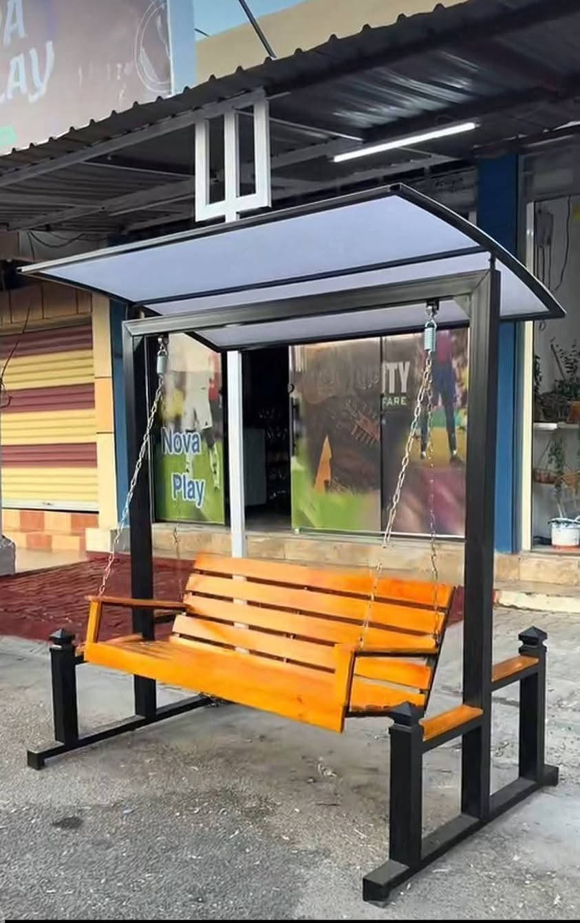 سلام عليكم يعلن ديكورات سروك حداد ⚒️ 
تخفيض بسعر مراجيح 200الف بدال 350
***********☎️
