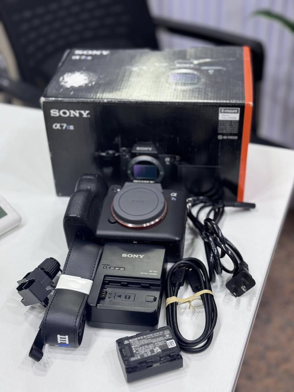 #daste_dw_مستعمل
——————————-
#sony a7s III body 
Clean 98%
Shutter 2k
——————
سعر قفل 
2000$ دولار
3.100.000 دينار


**إذا كنت صاحب هذا الإعلان وتريد حذفه لأي سبب، رجاءا أرسل رسالة إلى الدعم الفني**