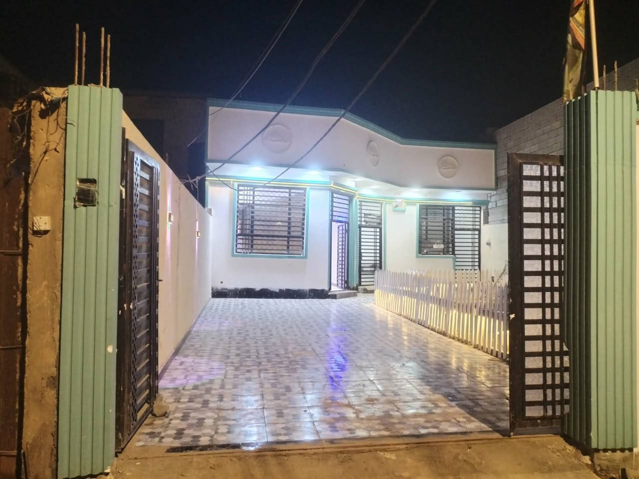 بيت في ابو الخصيب شارع المحكمه الجديده كوت الحمداني شارع ابو دله نوع العقار طابو سهم تتحول بسم مساحه 350 مع الفضله يحتوي على ٣ غرف نوم مطبخ استقبال صاله حمامات داخليه وخارجيه حديقه 70 متر گراج يتسع الئ سيارتين منور وترك خلف للبيت البيت ثالث قطعه عن تبليط خدمات كامله سعر 150 وبي مجال قليل ويصير مراوس بيت ازغر او قطعه ارض
تواصل واتساب ***********
