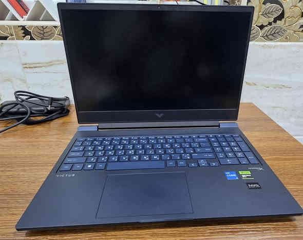 -لابتوب Hp victus للبيع .
-الجهاز جديد استخدام فقط 3 اشهر .
-ملحقات كاملة مع الكارتونة .
المواصفات:
*M.p: Core i5 20 Core 14 Gen.
*RAM: 16 GB DDR5 .
*G.P.U: RTX 4050 6GB .
*ويندوز 11 برو اصلي .
*منافذ USB A & C .
*منافذ LAN Gbps & HDMI . 

مكاني: النجف .
الاتصال: *********** واتساب .
السعر: مليون و 50 الف .
