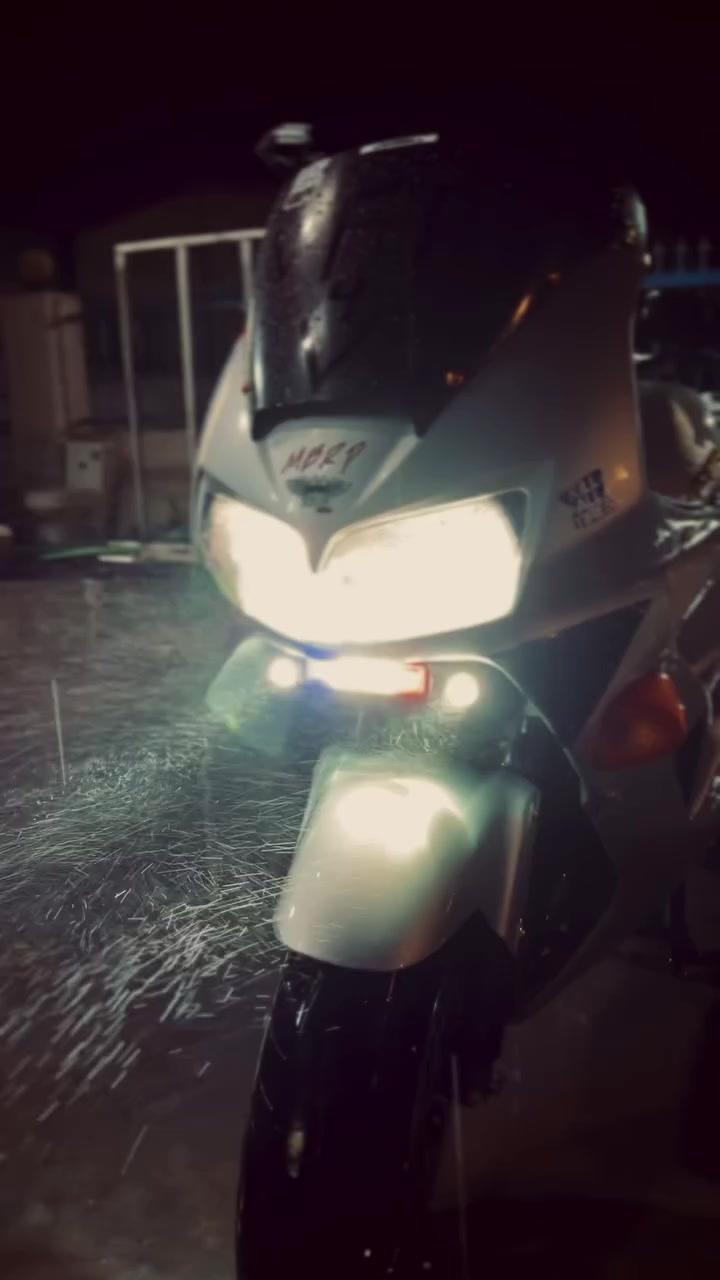 سلام عليكم دراجهVFR
V800 اربعه بستم
دراجه مروريه محرك كبس 
شرط نشاط مخيف بيهه هواي مواصفات صارلهه سنا يمي والله دراجه حلوه ورزنه كهربائيات كامله لا دوانص ولا خربطا وتشتغل علا اي بانزين بانزين اربيل سبب لبيع رايد اخذ احسن السعر 16ورقه 
المكان اربيل ملاحضه بدون مبالغه اعيدهه والله دراجه نشااط مخييف


**إذا كنت صاحب هذا الإعلان وتريد حذفه لأي سبب، رجاءا أرسل رسالة إلى الدعم الفني**