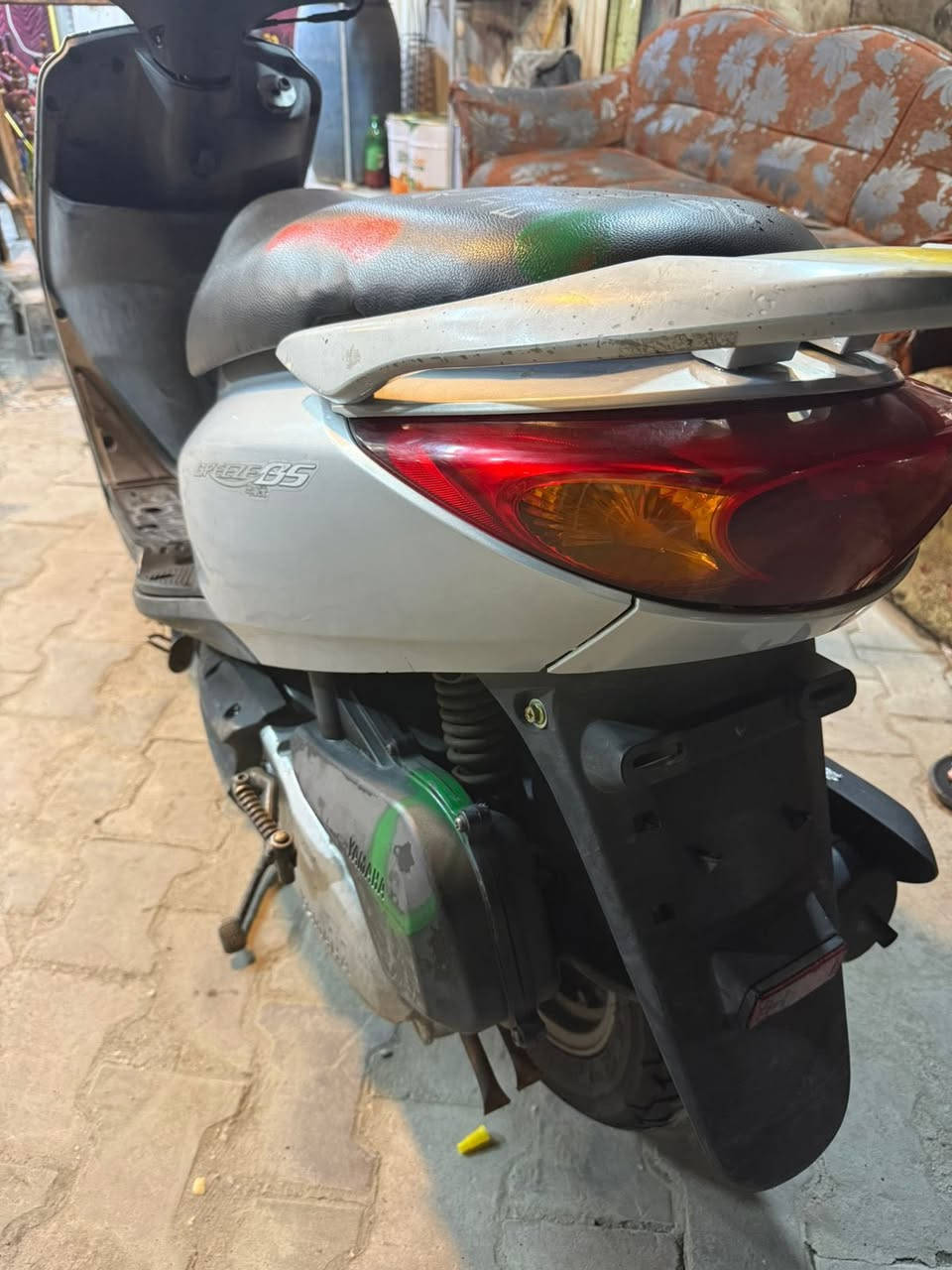 بريز لايت عالي قبل 4 ايام منزلها جديدة سعرها 850 وبيها مجال مكاني بغداد الحريه ***********
