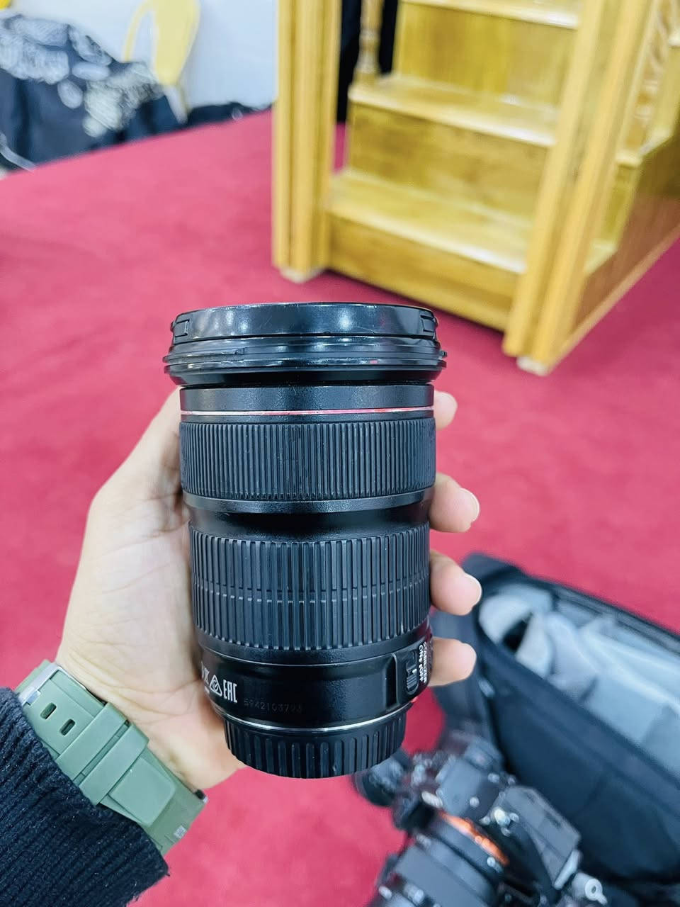 سلام عليكم ورحمة الله وبركاته 
عدسه كانون رنك احمر. 24/105 عدسه جديده ومامتعوبه السعر 350
مكاني بابل الحمزه الغربي ***********
