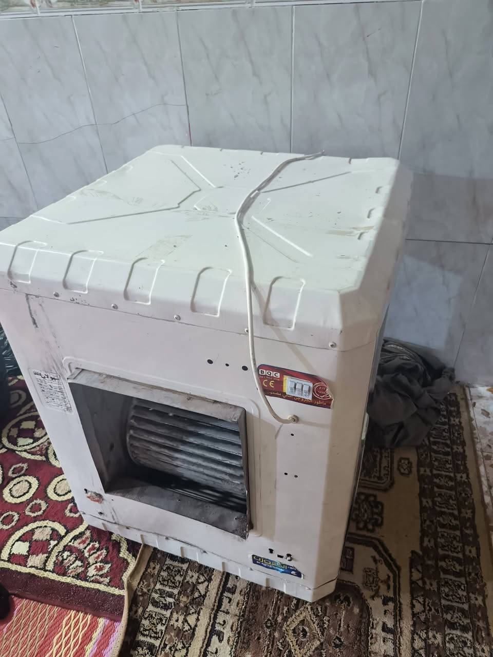 غرفة اخشاب مستعمله ومعرض تلفزيون ومبردة للبيع ***********
