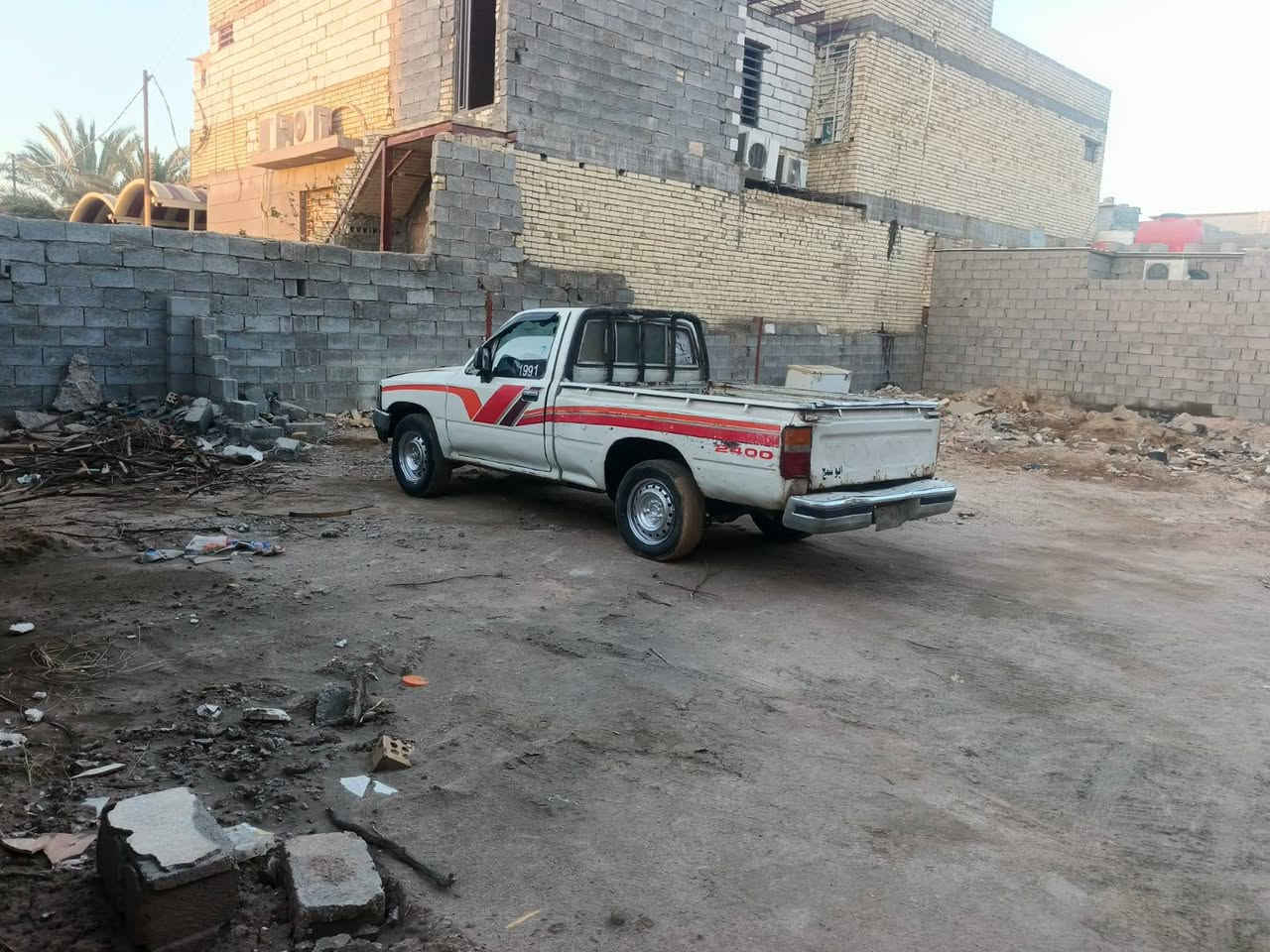 سلام عليكم شباب
بيكم تك للبيع مديل 91سياره جاهزه خير من الله 
 كير ومكينه وشاصي تخم تاير جديد حداديه جديده سياره مال جناي السعر45 بيها مجال حك الجيه تصال***********
