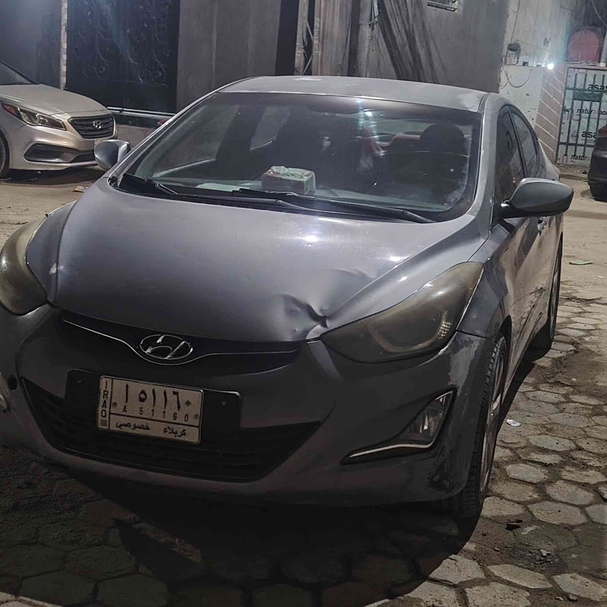 السلام عليكم النتر للبيع 2015 امريكي
النترا 2015 وارد امريكي رقم كربلاء بسمي مداور شوكت ميعجبك السياره بيه عرقجين وبابين 

نضافه مثل ماموضحه 

لسياره حدايده  80 بل ميه 

 السعر 95  وبيه مجال

الاستفسار ***********
