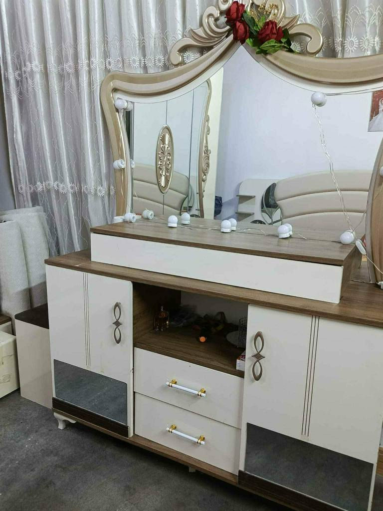 معرض سالم نجار لبيع وشراء  الاغراض المنزليه المستعمل والجديد كافه غرف نوم كناتير كاونترات  ديوان قنفات عنوان حي النصر سايدين مركز العروبه قرب ماركت مكه وافران مكه
*********** وتس اب ماسنحر كركوك, العراق
