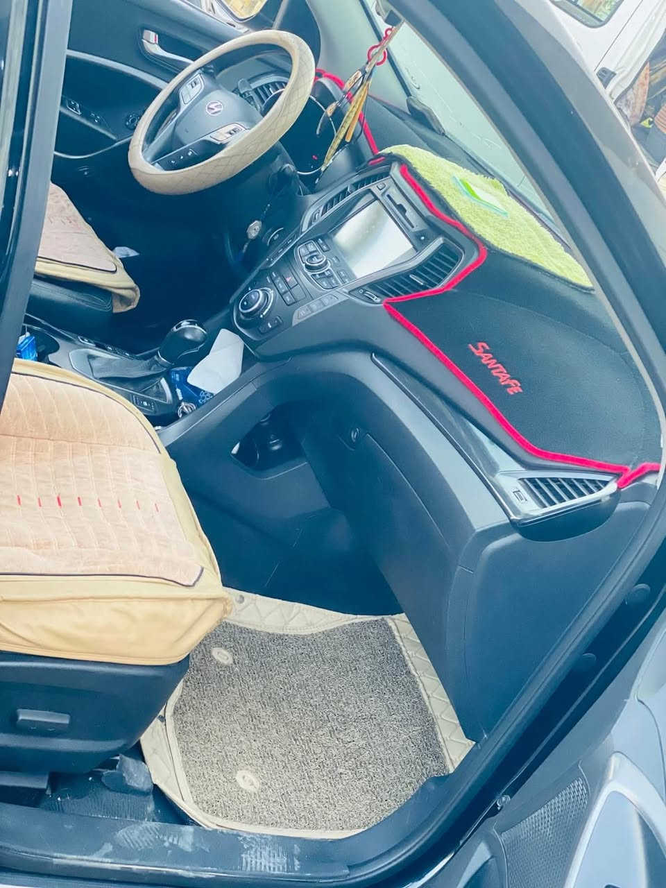 السلام عليكم
هونداي : سنتافي 

موديل :2014

وارد خليجي 

محرك : 6 سلندر

المواصفات 

تحكم استيرن جهتين 

7 اراكب 

3 قطع تبريد 

كشنات جلد 

شاشه 

حساس 

ارضيه جلد 

داخل اسود

ويل كروم 

دواسات 

بعد هواي مواصفات 

رقم بغداد 

سياره بيه صبغ شبر بل بنيد وشويه جراد بل جاملغ  

السعر ب ١٦٥ وبيه مجال مكان سياره بغداد شاطئ التاجي 

رقم الاستفسار ***********

***********
