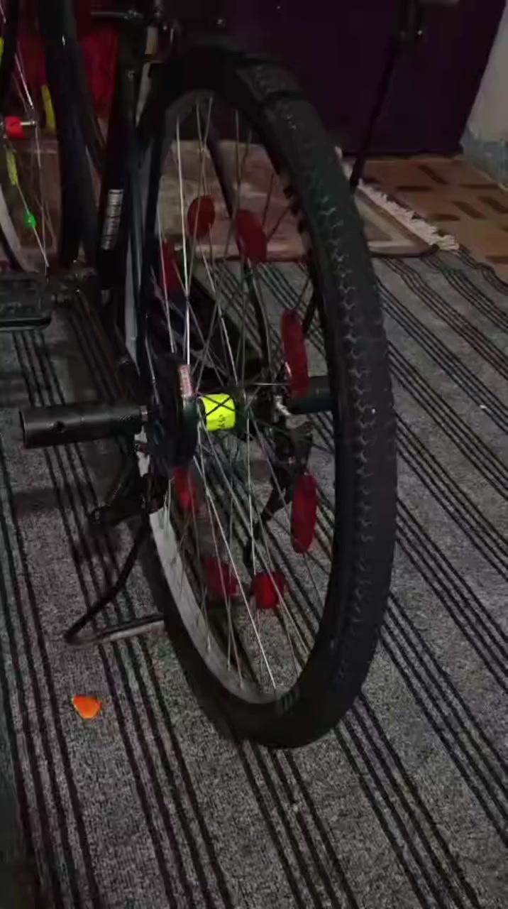 سلام عليكم شباب بسكل للبيع حربي لون اسود مديل2020السعر 120المكان بصرة الطوبه ونخيله يم لبوابه رقمي بس وتساب ***********
