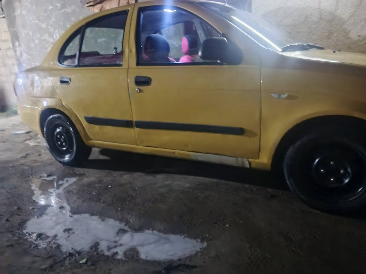 السلام عليكم طيبه مديل16 تبريد شغال گشر گدام العين مناقصه اي شي السعر (42)موجود خاص ورقم ***********
