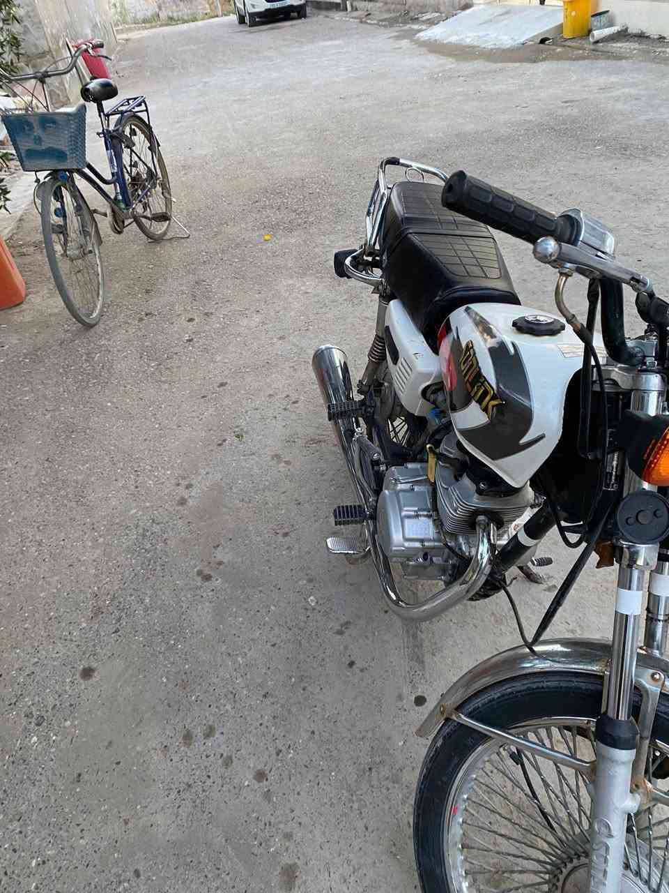 سلام عليكم دراجة تايكر للبيع موديل 21 اوراق كاملة الدراجة كاملة مكملة مكاني بعقوبة خرنابات الشراي يتصل ***********
