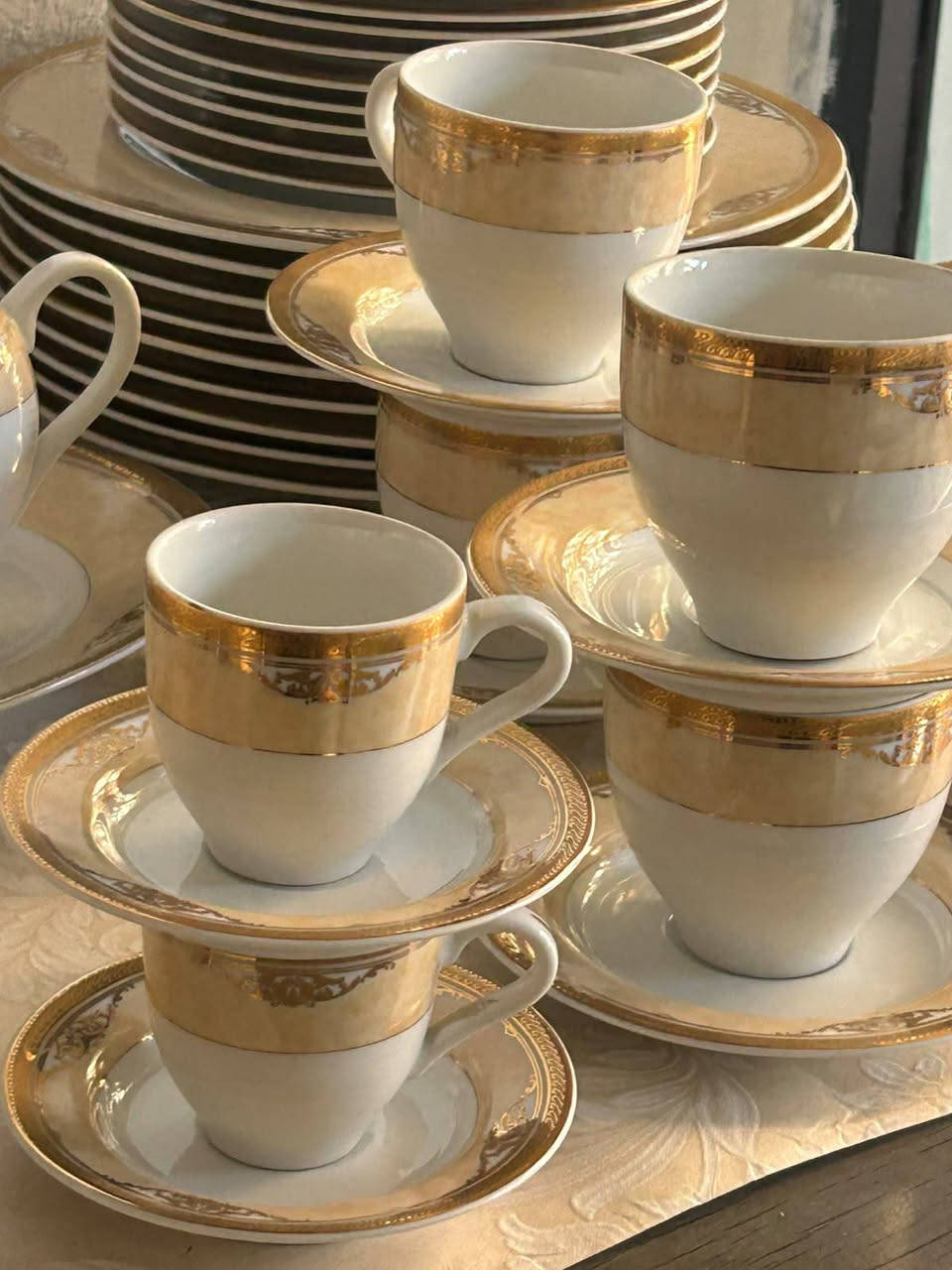 طقم سفره بولندي من إصدارات شيفلد ٩٥ قطعه 
بماء الذهب وارد  دبي.  بالكراتين الاصليه 👌


**إذا كنت صاحب هذا الإعلان وتريد حذفه لأي سبب، رجاءا أرسل رسالة إلى الدعم الفني**