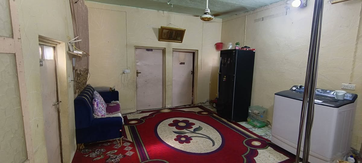سلام عليكم ..بيت للبيع المساحة 150م  3غرف وصالة ومطبخ واستقبال البيت ركن في منطقة الكريشات خلف مسلم ابن عقيل ع السعر 25 م وبي مجال قليل للأستفسار الاتصال على الرقم
***********
