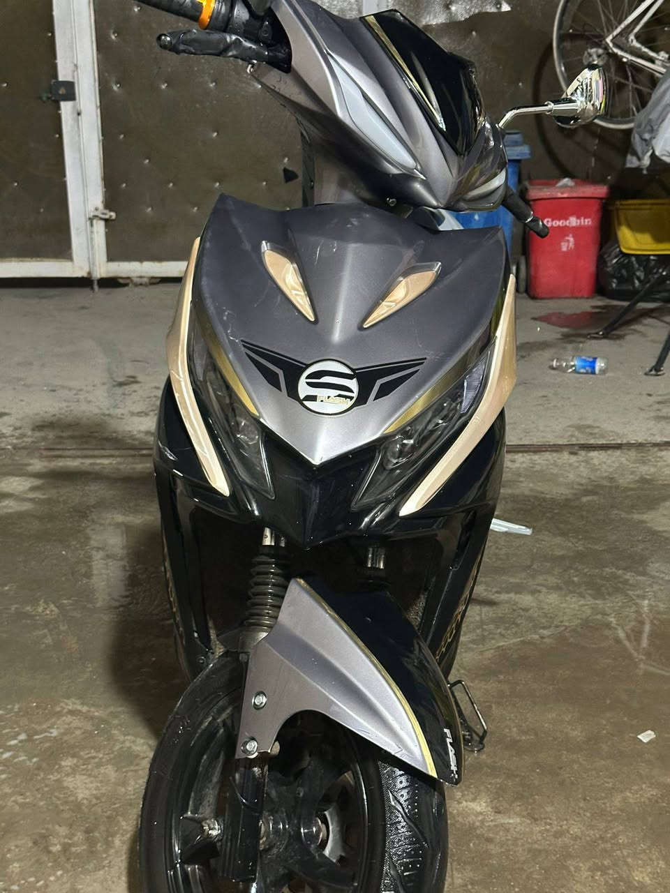 سكنس مستخدم للبيع
كلوب زنون عالي ناصي رماش اشارات دبل اشاره

نضام  R,D,P

سرعه 65 

بطاريات ٦ دبل كرافين 26 امبير  72 فولت

حساس بريك وستاند

Usb شاحن للتلفون 

بريكات دسك دهن حجم التاير ١٢ 

ملف 2000w 

وقفل بمكان الجوزه 

وسويج وبصمه وتشغيل عن بعد ومانع سرقه  عدد 2

شاشه تطلع الاعطال

شاحنته الاصليه

مكاني بغداد

الشراي يخابرني 
***********
